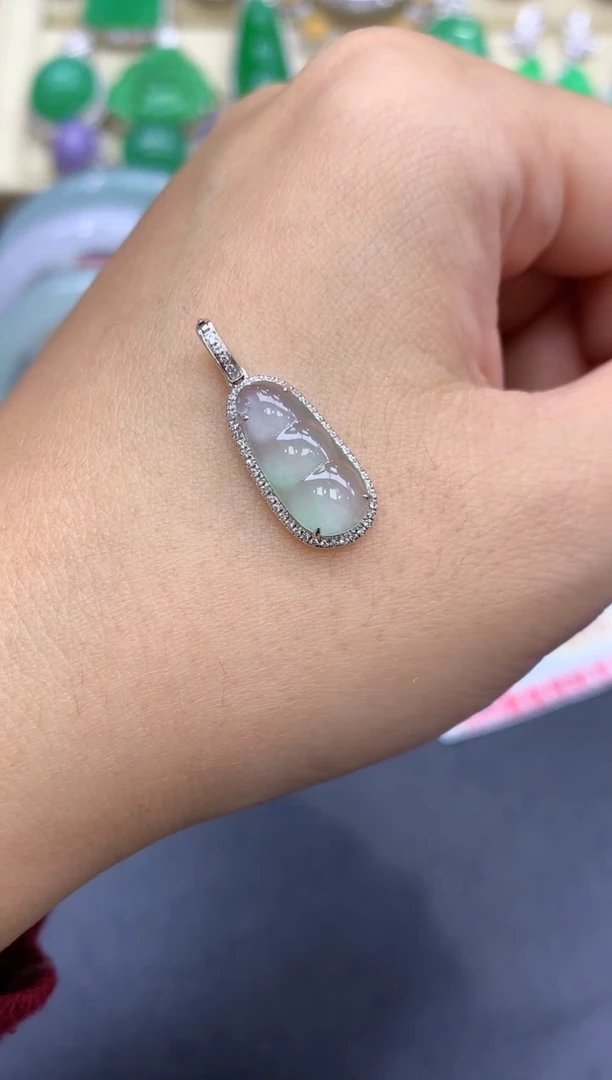 颈饰18K金镶嵌翡翠178-中国好珍宝