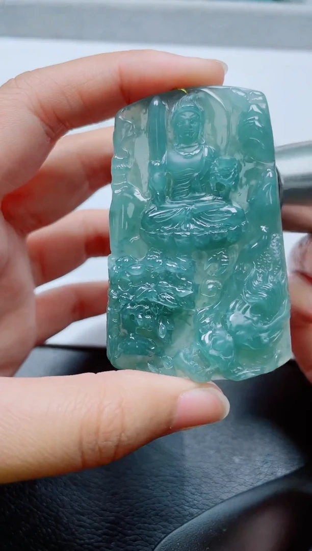 颈饰未镶嵌翡翠    鸡