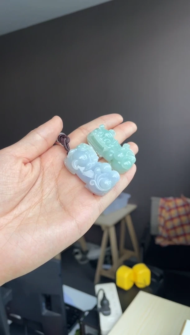 吊坠(不含链)未镶嵌翡翠天然缅甸A货翡翠一对
