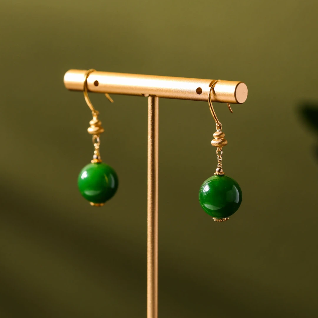 【意婵】《荷露》（12mm）典藏级辣绿老料碧玉转运珠耳饰18k金-912000
