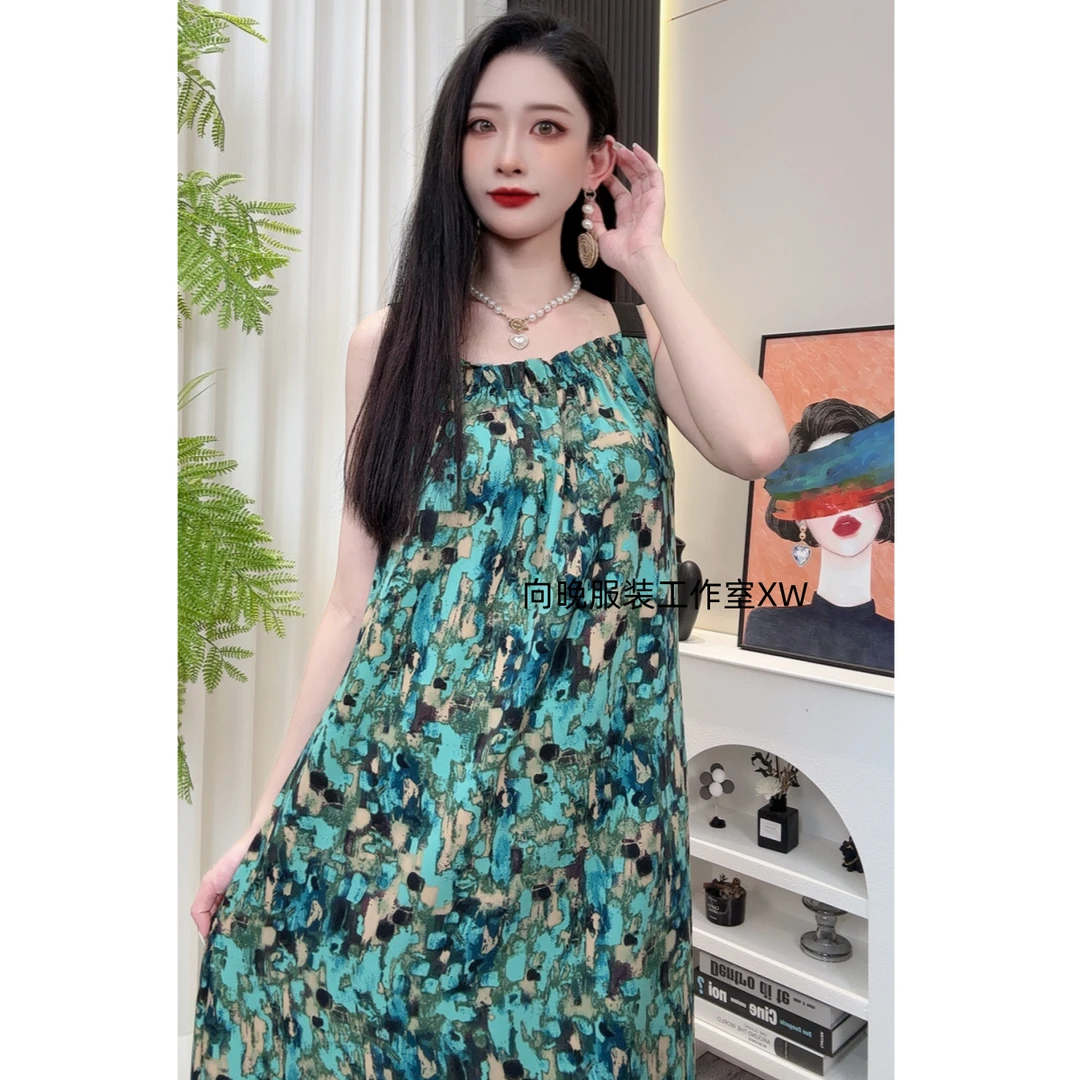 【绿意盎然】轻奢度假风印花吊带连衣裙女夏季新款时尚气质无袖长裙
