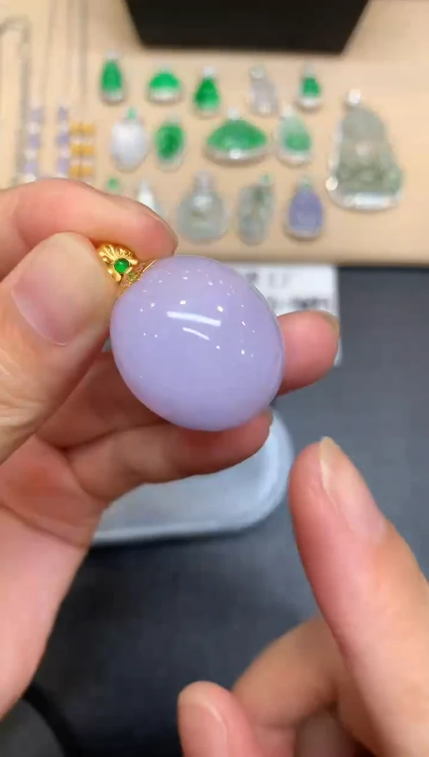 颈饰18K金镶嵌翡翠蛋面【无服务费