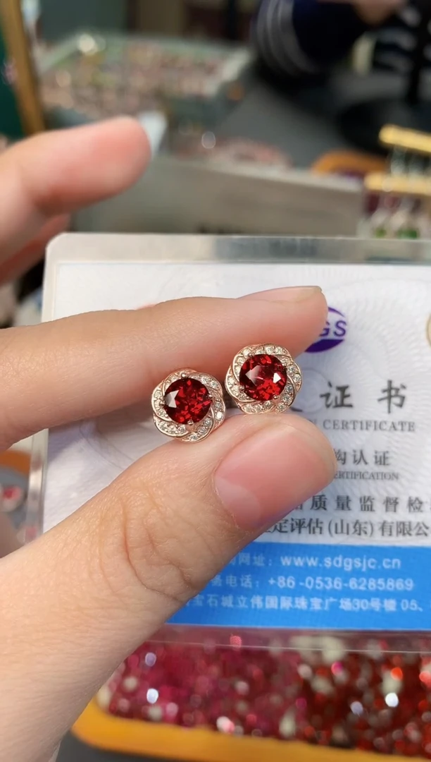【闪购商品】石榴石耳钉银S925镶嵌天然