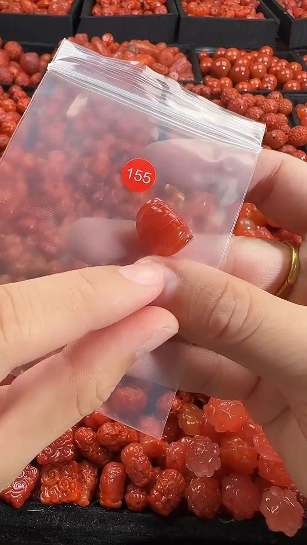 颈饰未镶嵌南红玛瑙1