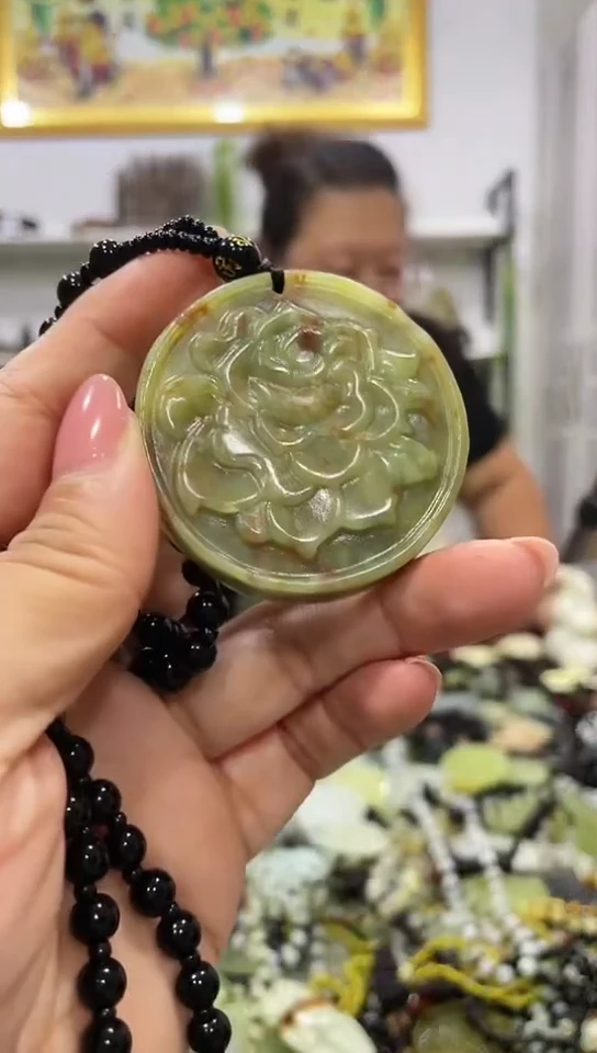 岫玉未镶嵌挂件