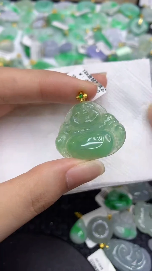 颈饰18K金镶嵌翡翠天然缅甸翡翠A货