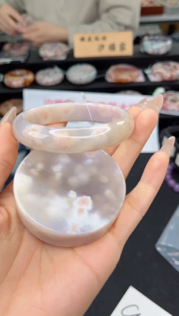 【闪购商品】石英质玉手镯未镶嵌59圈口（不退不换）1572303