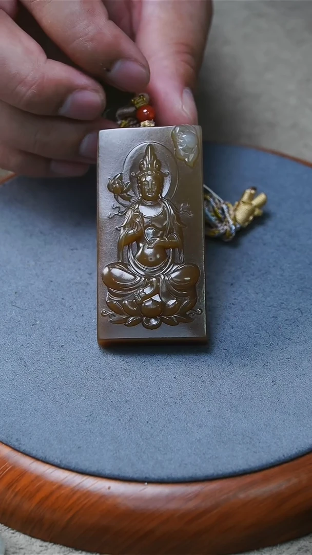 未镶嵌手链和田玉且末糖 观音牌