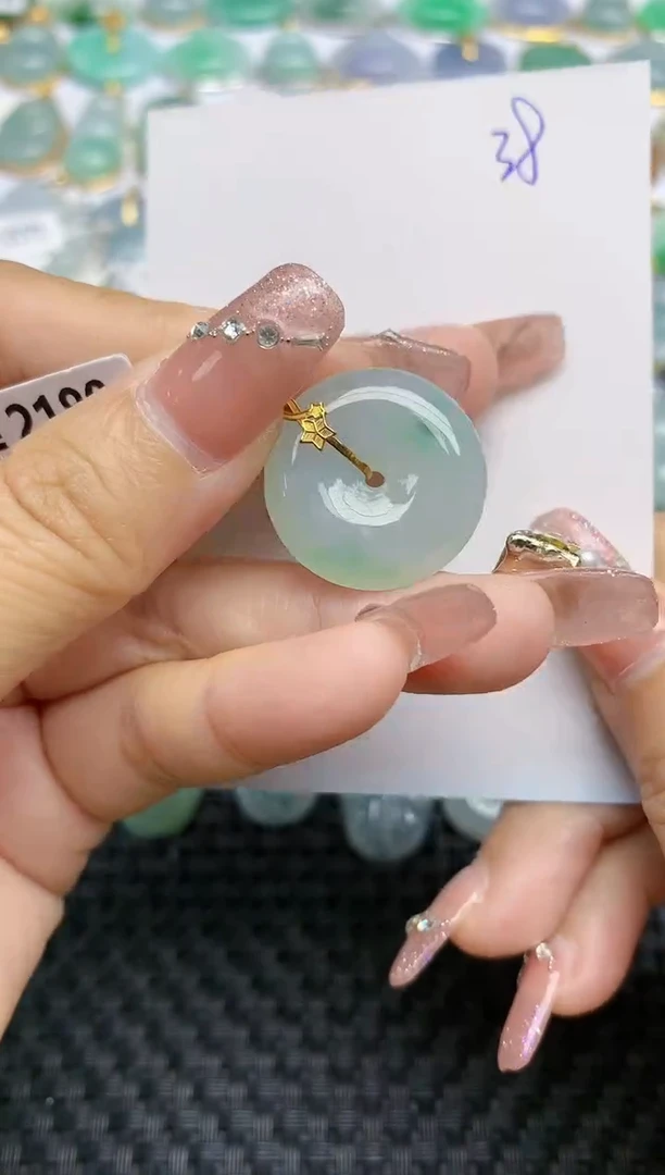 【闪购商品】翡翠颈饰18K金镶嵌天然A货翡翠 38