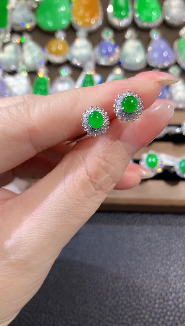 18K金镶嵌翡翠耳饰A84