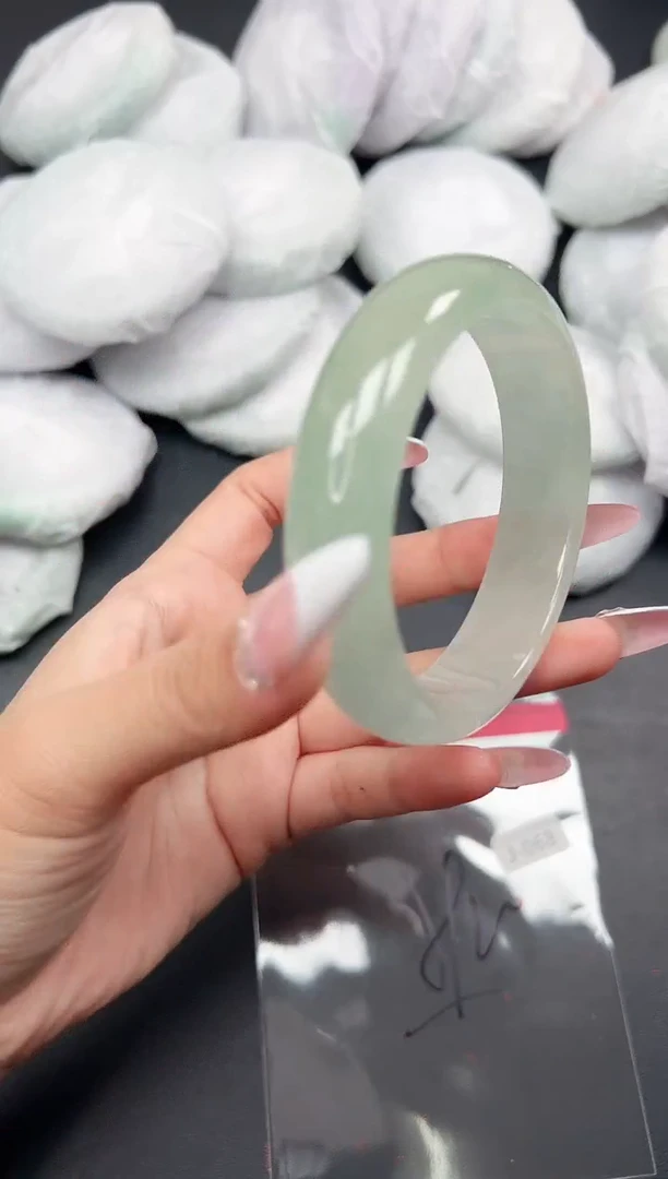 精品手镯，一物一拍J-068