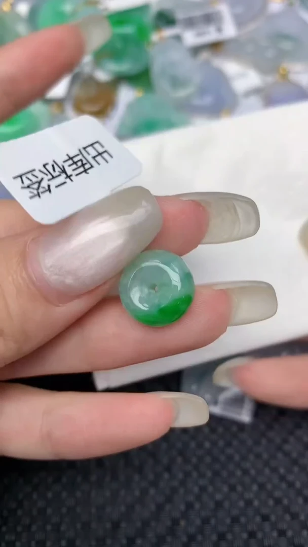 翡翠18K金镶嵌颈饰天然缅甸翡翠a货百元以上9元证书费自理