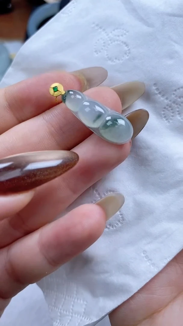 颈饰18K金镶嵌翡翠天然A货翡翠