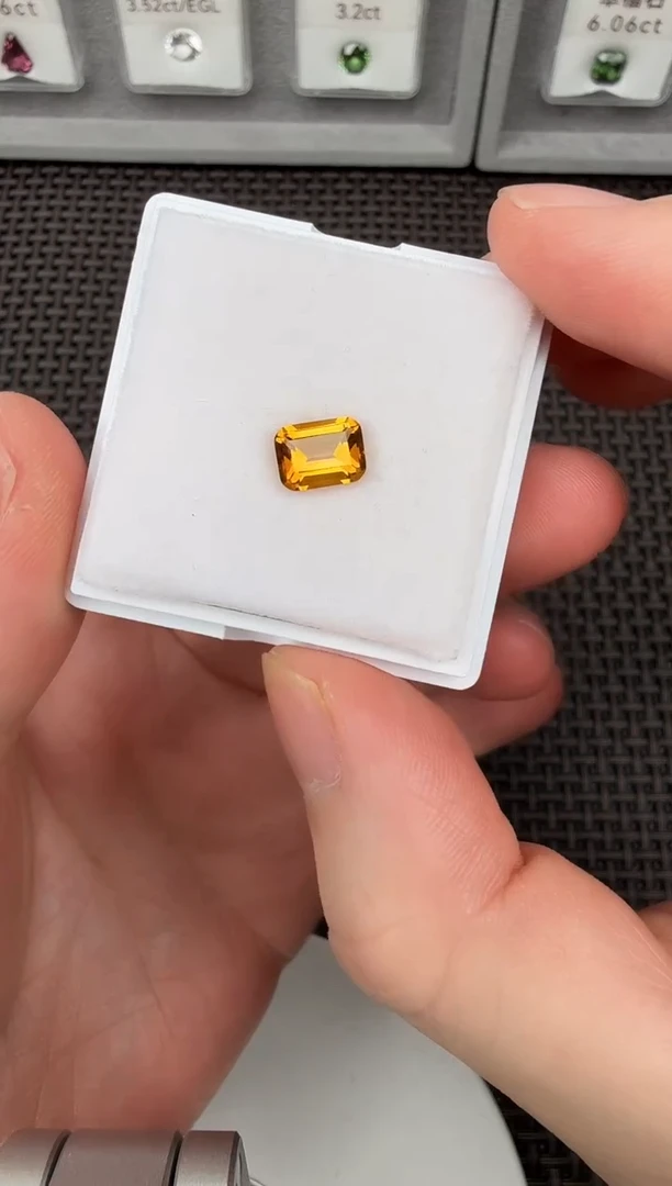 【闪购商品】黄晶祖切未镶嵌1ct-B01151