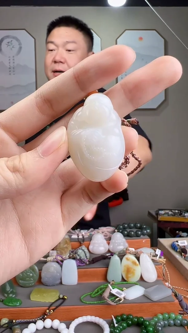 颈饰未镶嵌和田玉一物一证 拍一单发一个