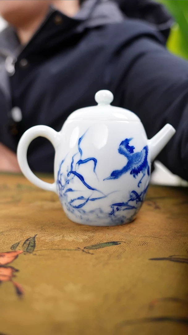 景德镇青花鹤语手工壶