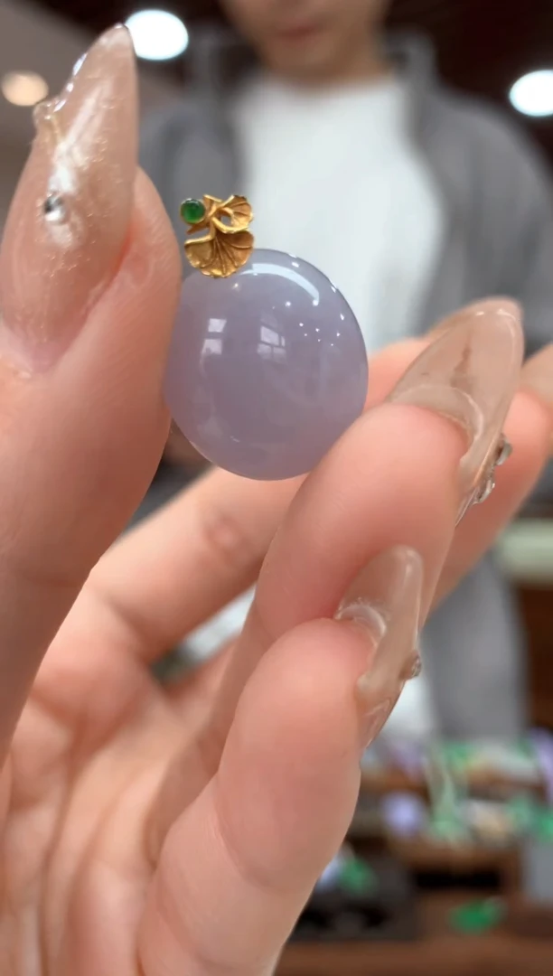 【闪购商品】翡翠吊坠(不含链)18K金镶嵌蛋面