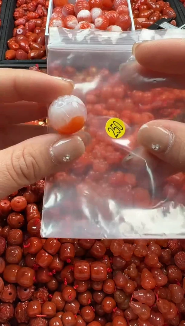 【闪购商品】南红玛瑙颈饰未镶嵌1