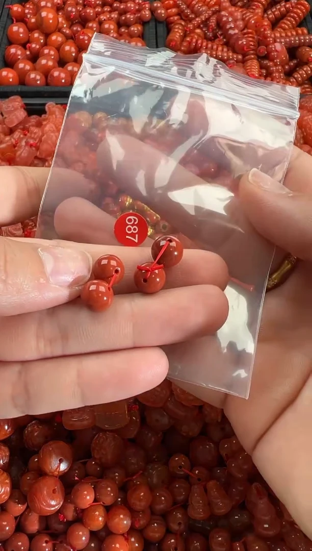 【闪购商品】南红玛瑙颈饰未镶嵌1