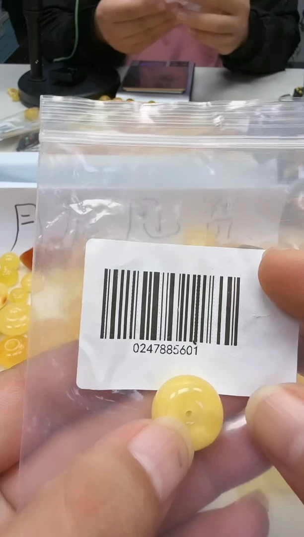 裸石琥珀未镶嵌如图