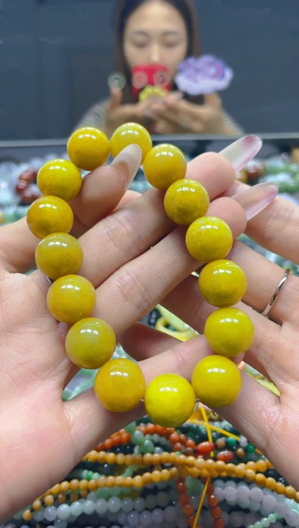 颈饰未镶嵌翡翠13MM/Q/翡翠A货，一件也是批发价