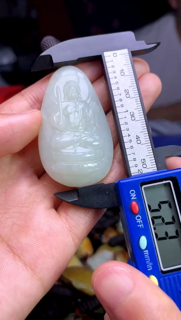 和田玉未镶嵌颈饰1