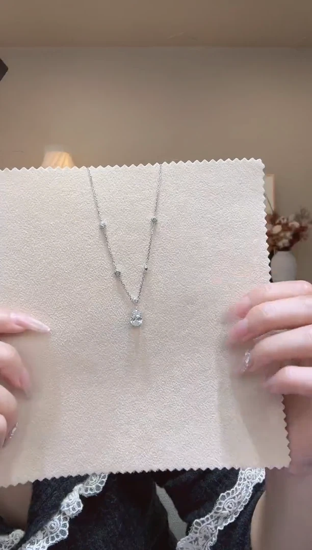 18K金镶嵌颈饰实验室培育钻石水滴泡泡项链K白