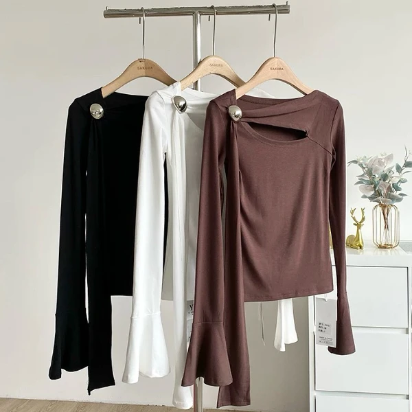 气质辣妹风斜肩飘带设计感长袖T恤女秋冬小众时尚修身打底衫上衣