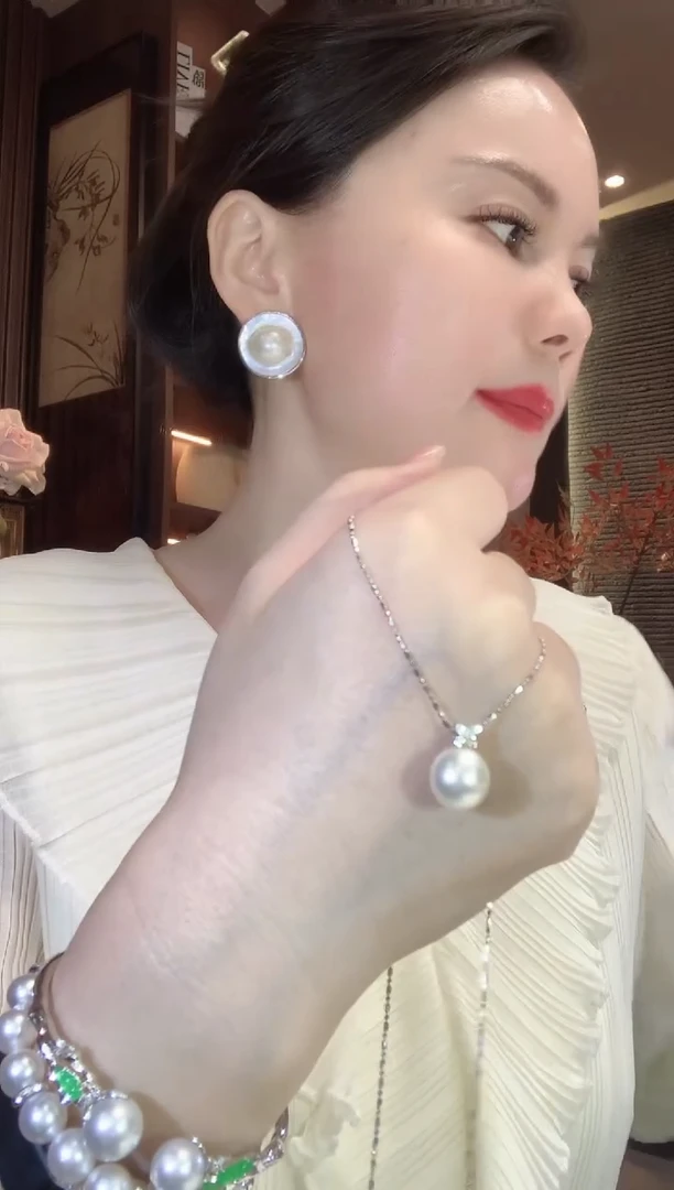 18K金镶嵌吊坠(不含链)海水珍珠C22