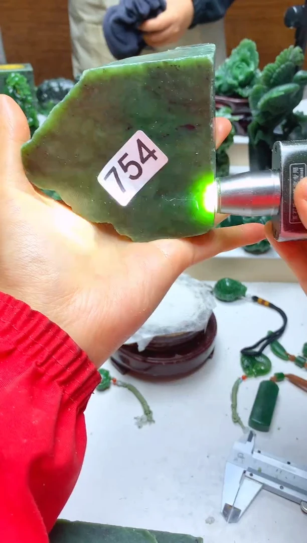 未镶嵌和田玉摆件1