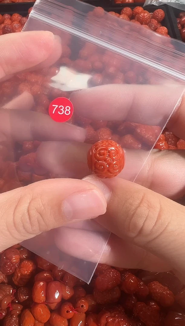 颈饰未镶嵌南红玛瑙1