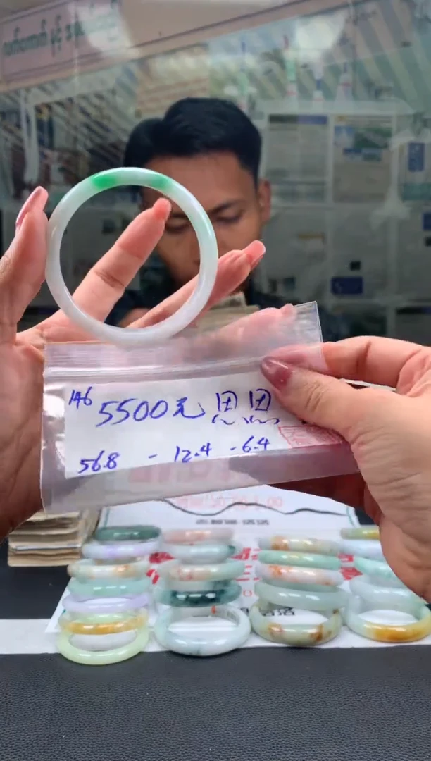 翡翠手镯未镶嵌翡翠手镯 下单联系小耳机#146