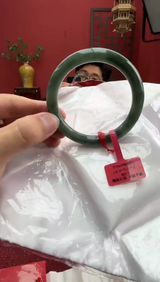 未镶嵌手镯（圆镯）翡翠翡翠手镯11