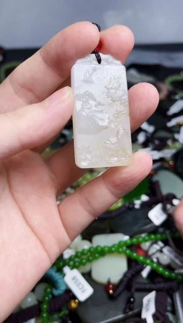 颈饰未镶嵌和田玉1