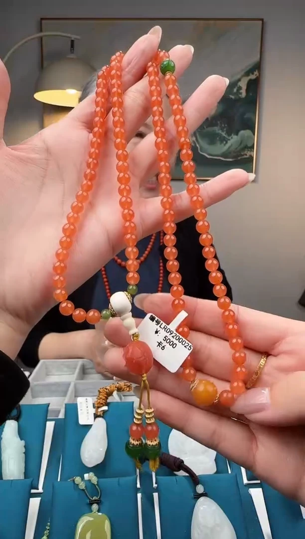 颈饰未镶嵌南红玛瑙手串LR6