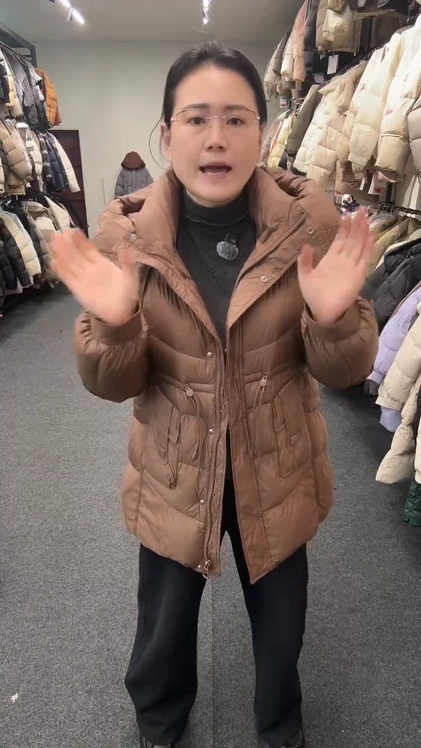 艾雨衣尚羽绒外套