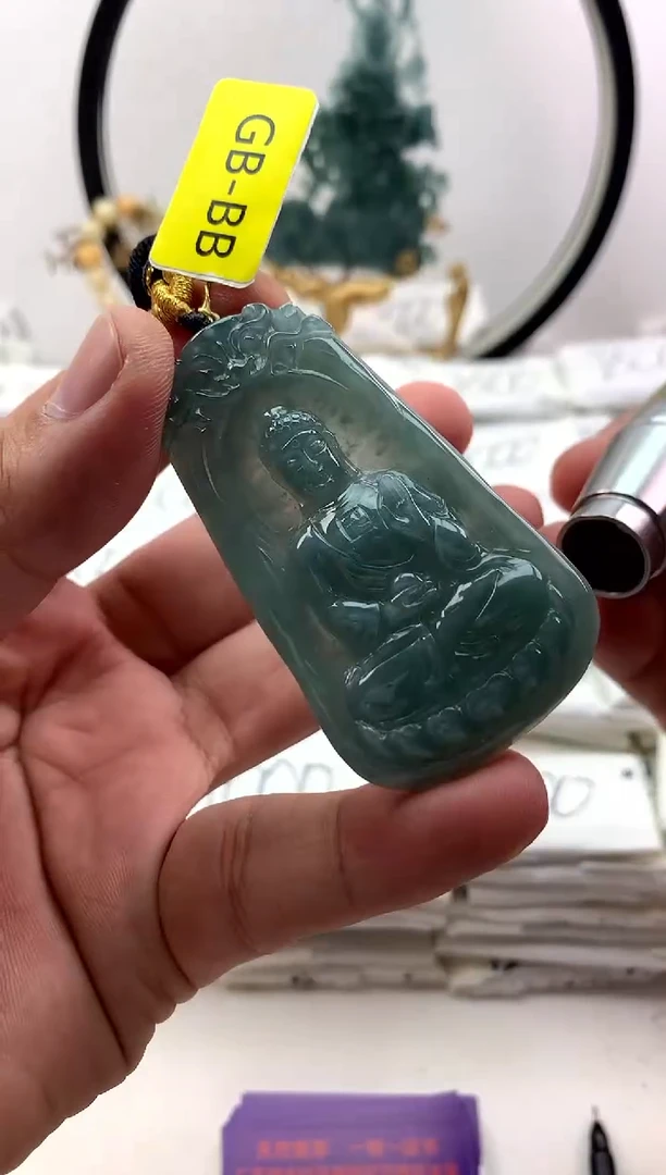 翡翠未镶嵌颈饰阿弥陀佛