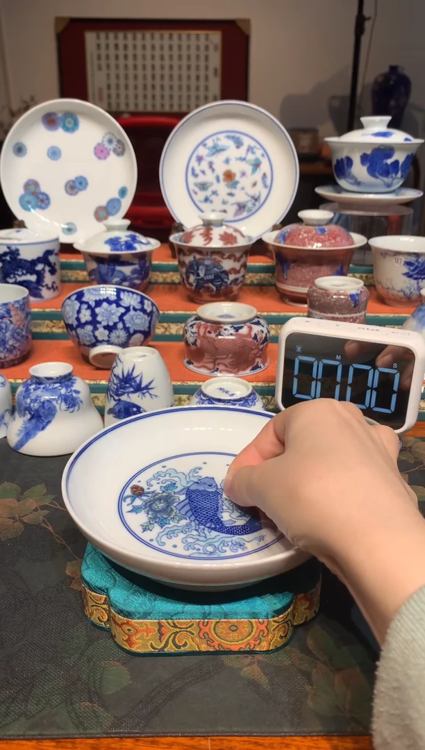 一**居202斗彩锦上添花壶承