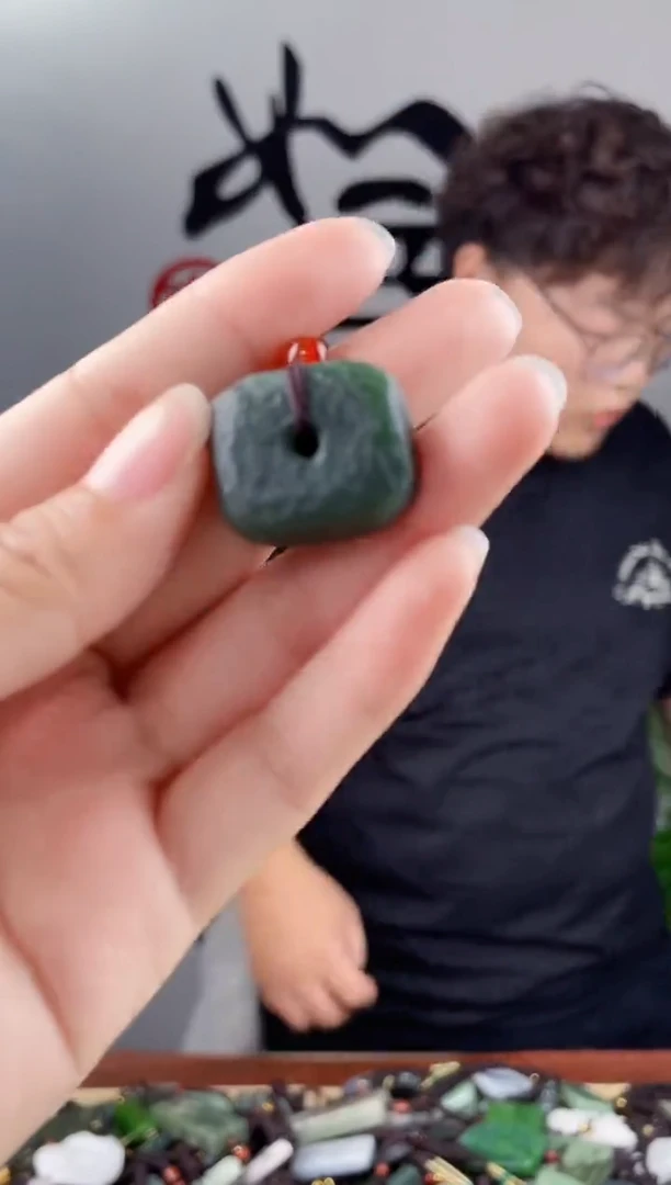 和田玉未镶嵌颈饰拍一发一，多样性发货