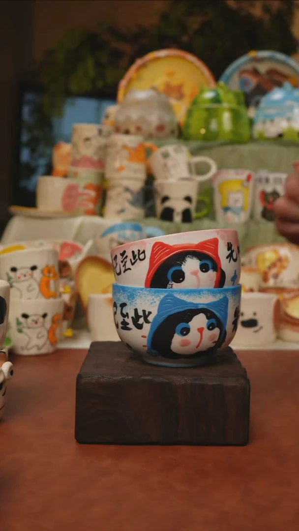 摆件景德镇一休瓷屋 红蓝猫碗一对