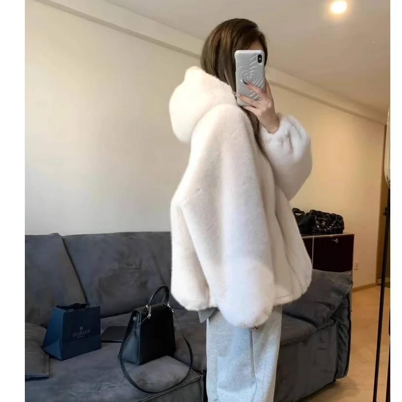 奶油瑞士卷2024新款毛毛外套女冬爆款皮毛一体连帽加厚短外套宽松