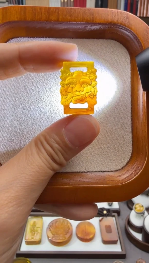 未镶嵌颈饰琥珀经书扣6