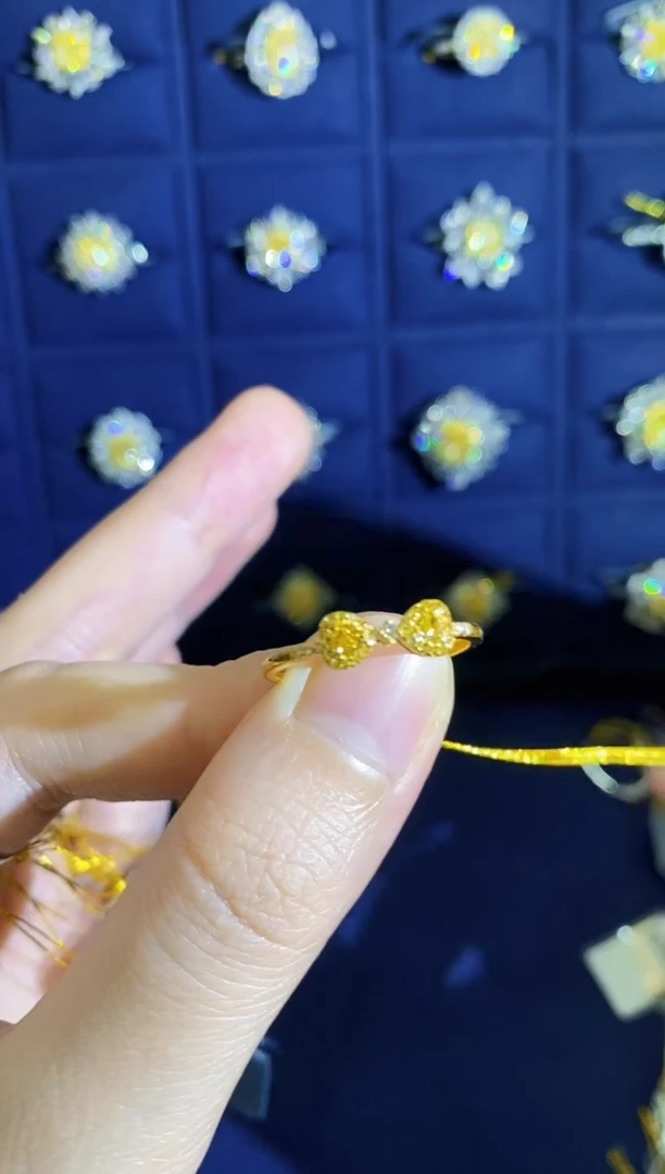 18K金镶嵌戒指钻石000