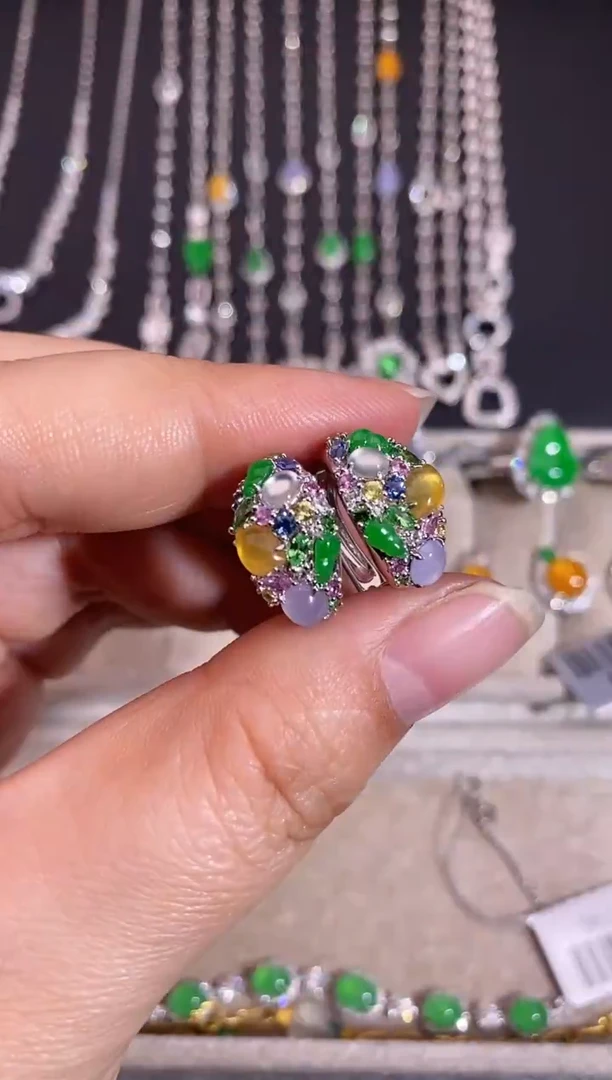 18K金镶嵌翡翠耳饰耳饰