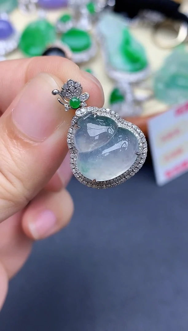 颈饰18K金镶嵌翡翠464-中国好珍宝