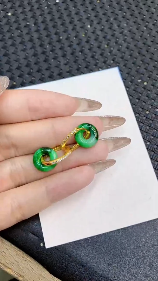颈饰未镶嵌翡翠1