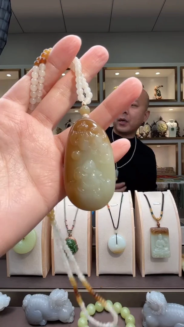 颈饰未镶嵌和田玉苏