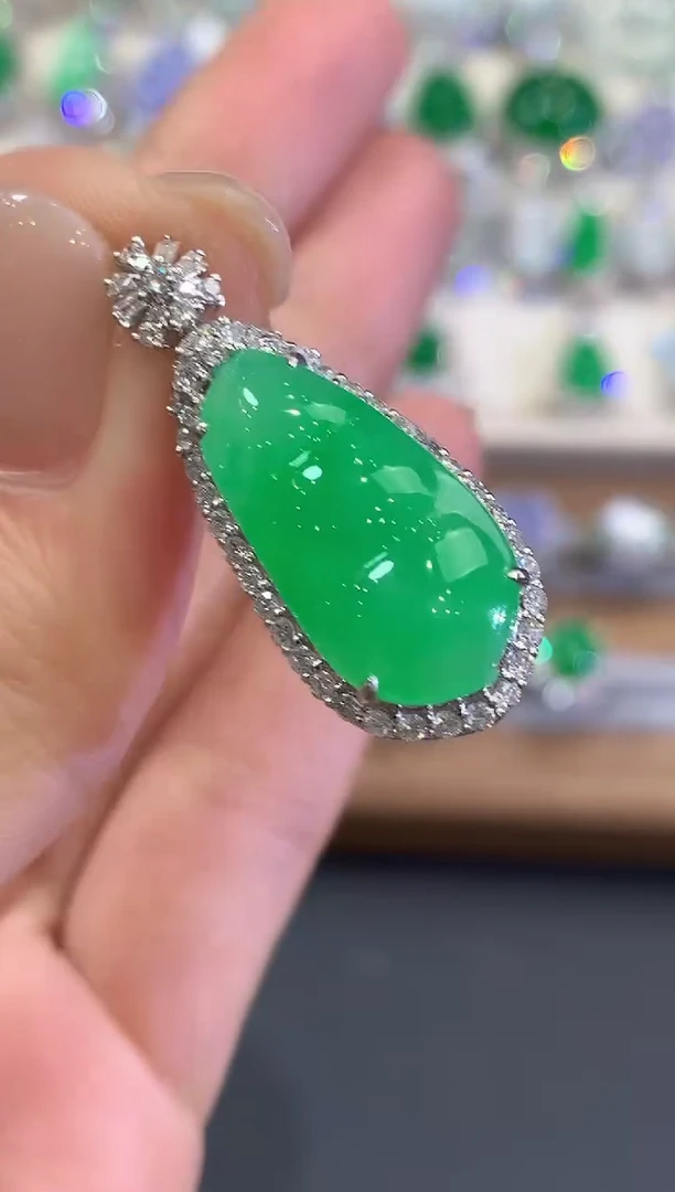 吊坠(不含链)18K金镶嵌翡翠a229