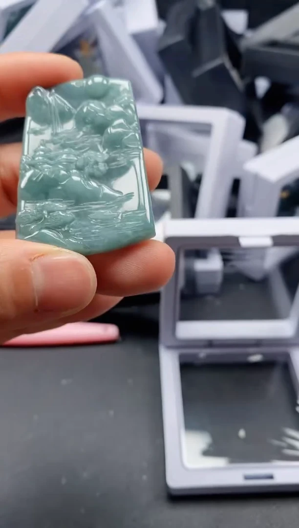 翡翠未镶嵌吊坠(不含链)2621