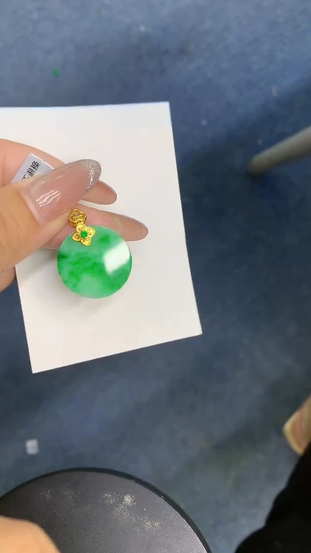 颈饰未镶嵌翡翠1